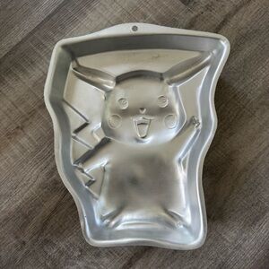 Pokemon Pikachu Wilton Nintendo Character 1998 Party Cake Pan